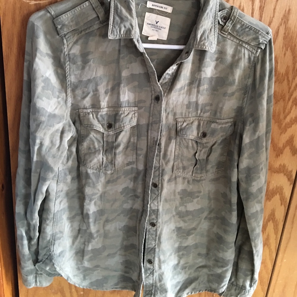 American Eagle button down